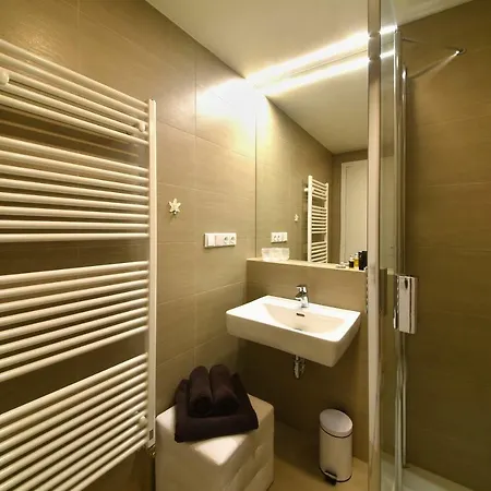 Lucni Dum Okruzni Appartement